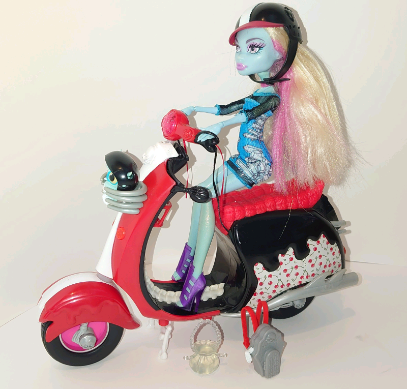 ghoulia yelps scooter